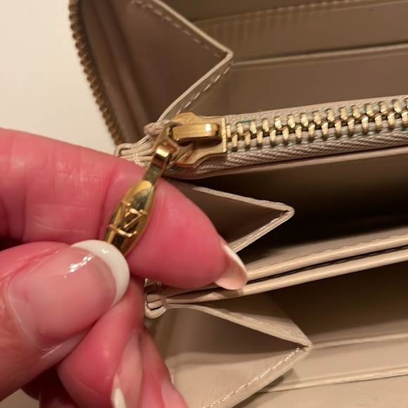 Louis Vuitton Tan Wallet with Signature Monogram - Picture 8 of 9